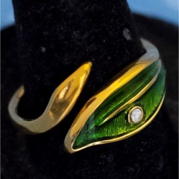 Size 8, Vintage Green Abstract Leaf Gold Tone Ring by Avon, M6 - Picture 2 of 3